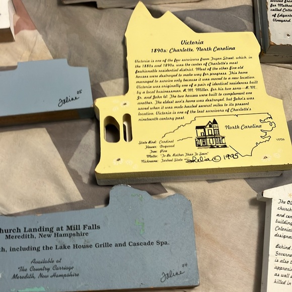 Incredible find. !!  19 pc set of carved n hand crafted wooden. ( most 1/2” wide - Picture 8 of 16